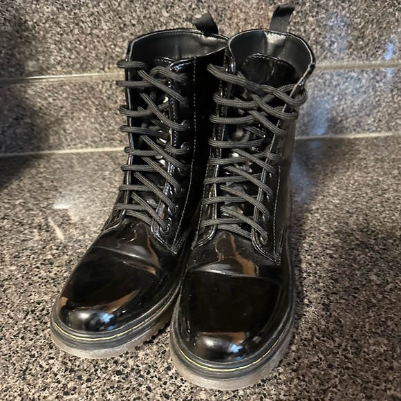 Charles Albert Shoes - Black Lace-Up Ankle Boots by Charles David